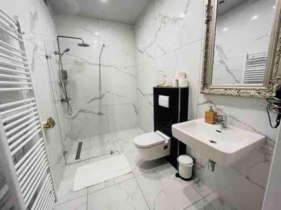 Apartment Xuba Apartmentrooms I Messe Prater I Kuechenzeile Wien